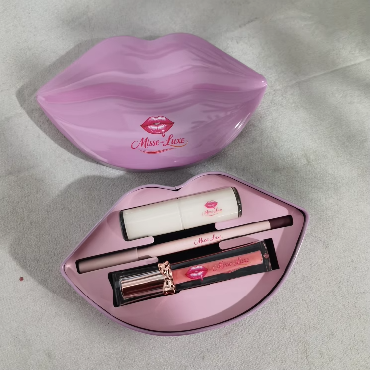 Set lip care cosmetic 3 in 1 👄mouth .